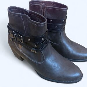 White Mountain Women's Ankle Boots - Dark Brown and Black